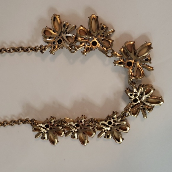 Antique Goldtone Bib Necklace with Clear, Cream, and Peach Rhinestones - Picture 4 of 7